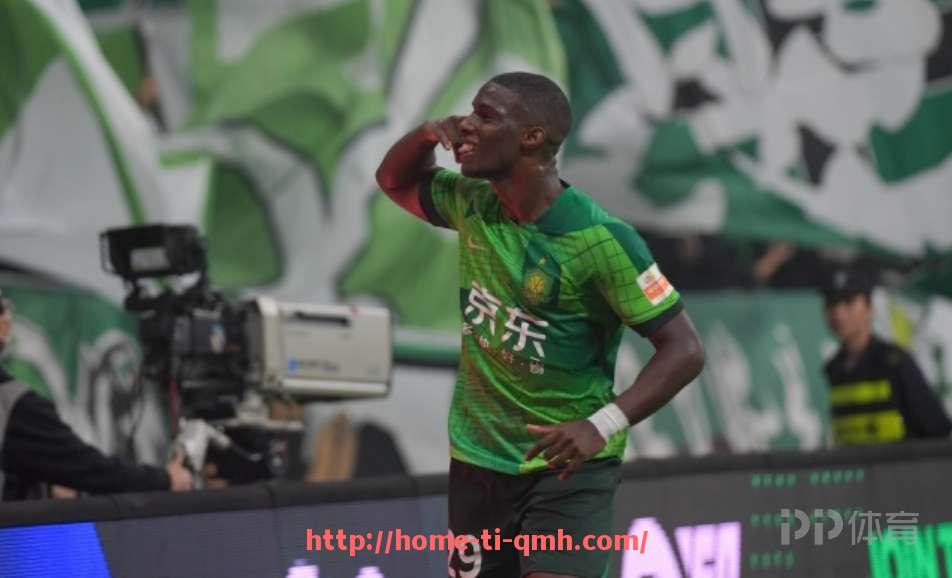 球盟会官网-英超球衣胸前红花图案的象征及历史背景