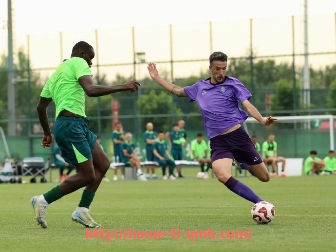 球盟会官网-世俱杯比赛球衣主色调趋势及设计风格解析